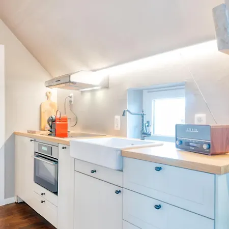 Cozy With Stunning View Over The Fields Appartamento *