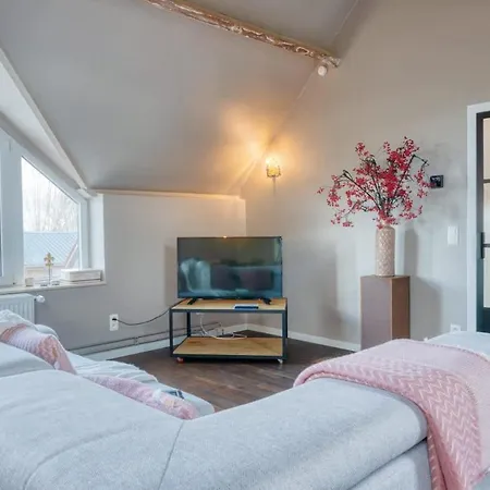 Cozy With Stunning View Over The Fields Appartamento De Haan